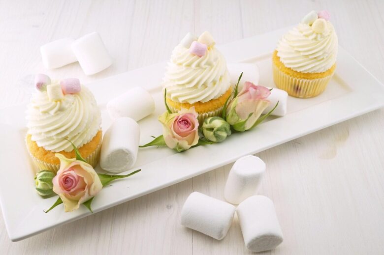 cupcakes, muffins, marshmallows, icing, frosting, pastries, desserts, sweets, plate, treats, baked, homemade, homemade cupcakes, baked goods, baking, delicious, food, food photography, cupcakes, cupcakes, cupcakes, cupcakes, cupcakes, baking, baking, baking, baking, food, food