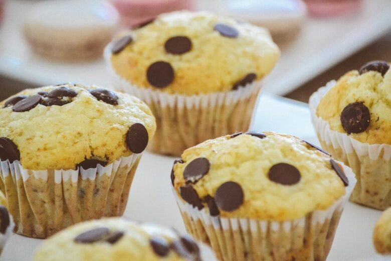 cupcakes, muffins, baking, chocolate chips, food, homemade, pastries, sweets, temptation, baked goods, homemade cupcakes, homemade muffins, food photography, cupcakes, cupcakes, muffins, muffins, muffins, muffins, muffins, baking, baking, pastries, baked goods