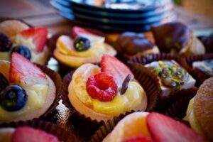 pastry, sweet, food, fruit, cream, chocolate, feast, delicious, tasty, cupcake, strawberry, gluten-free